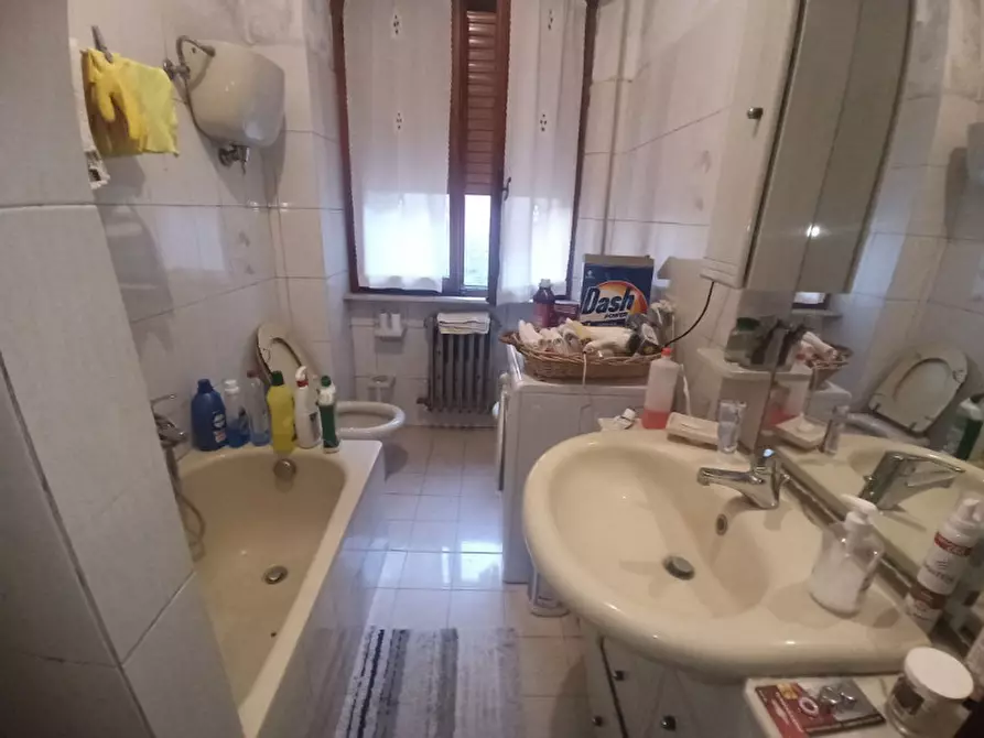 Immagine 9 di Appartamento in vendita  in Via Roma a Castiglione Del Lago