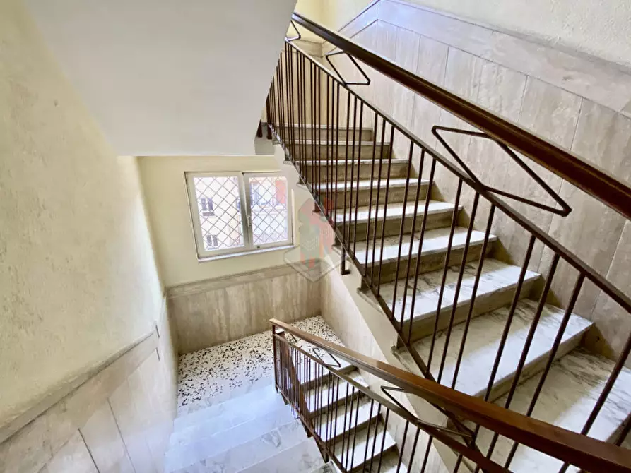 Immagine 5 di Appartamento in vendita  in CORSO SECONDIGLIANO - VIA DEL CASSANO a Napoli