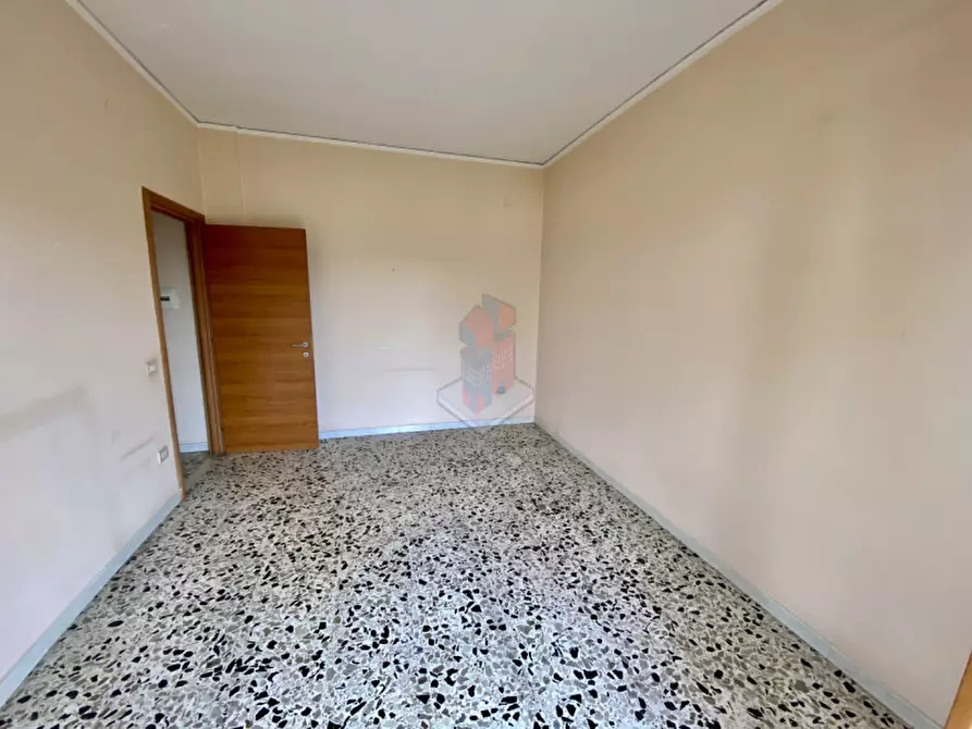 Immagine 12 di Appartamento in vendita  in CORSO SECONDIGLIANO - VIA DEL CASSANO a Napoli