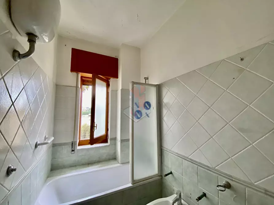 Immagine 26 di Appartamento in vendita  in CORSO SECONDIGLIANO - VIA DEL CASSANO a Napoli