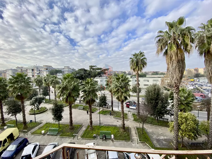 Immagine 27 di Appartamento in vendita  in CORSO SECONDIGLIANO - VIA DEL CASSANO a Napoli