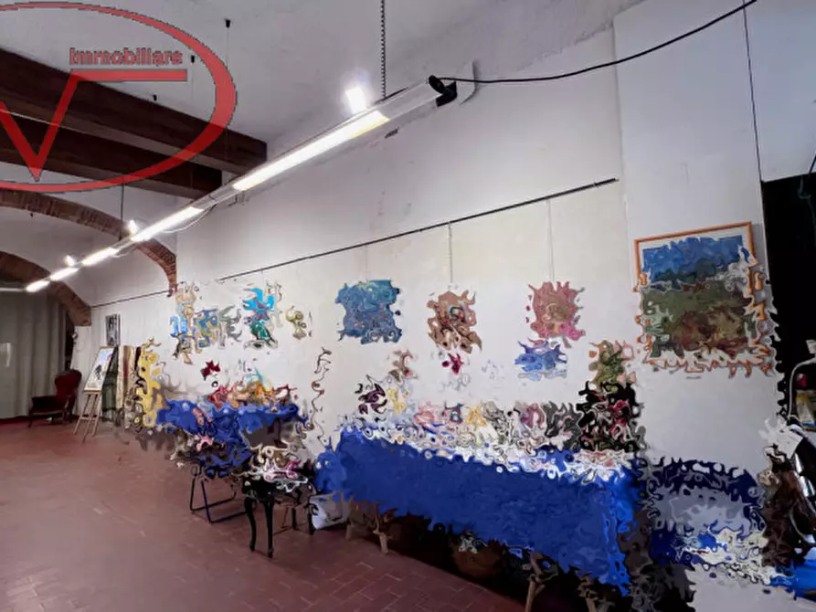 Immagine 4 di Negozio in vendita  in via roma a Montevarchi