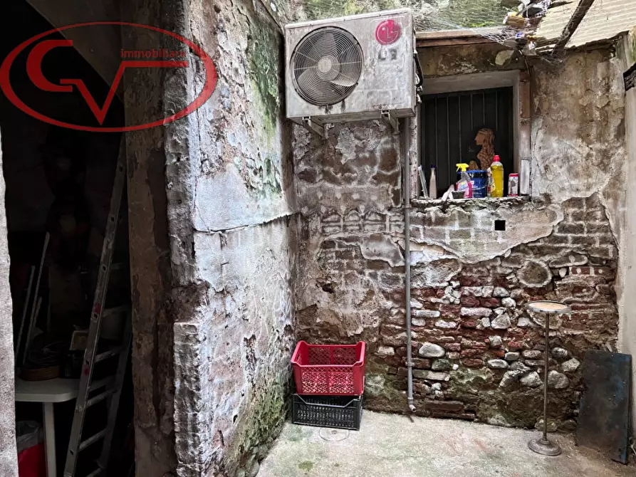 Immagine 9 di Negozio in vendita  in via roma a Montevarchi