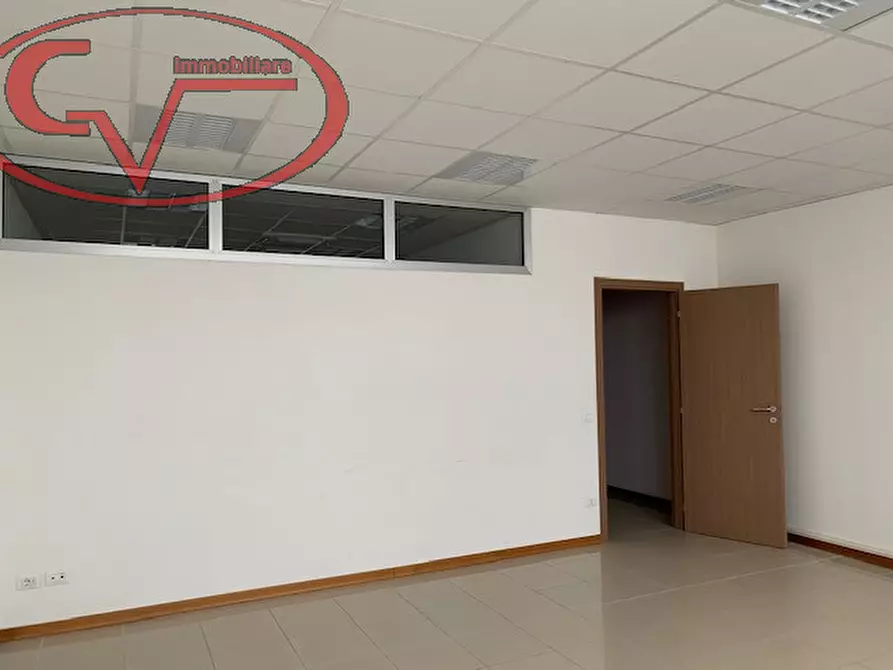 Immagine 3 di Ufficio in vendita  in gruccia a San Giovanni Valdarno