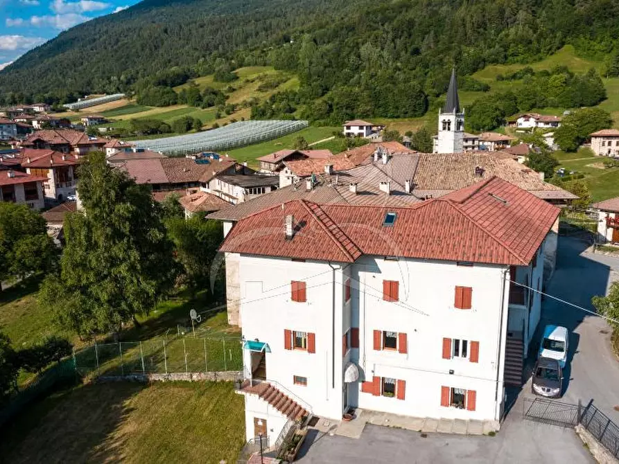 Immagine 1 di Hotel in vendita  a Comano Terme
