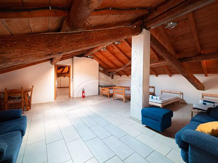 Immagine 2 di Hotel in vendita  a Comano Terme