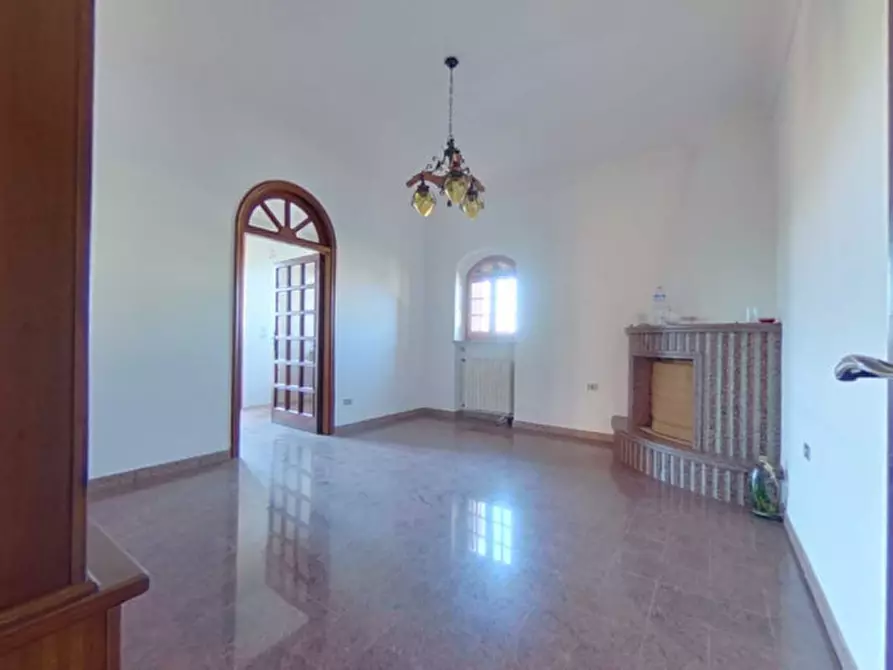 Immagine 10 di Palazzo in vendita  in Montalbano a Fasano