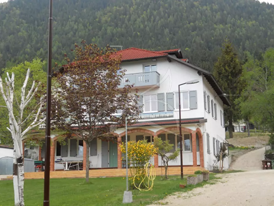 Immagine 3 di Hotel in vendita  a Bieno