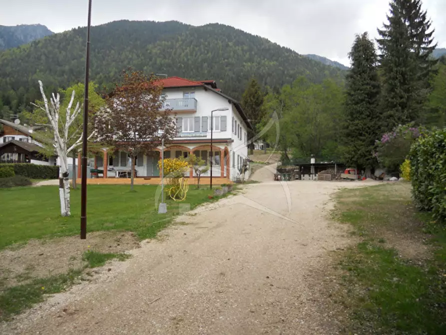 Immagine 4 di Hotel in vendita  a Bieno