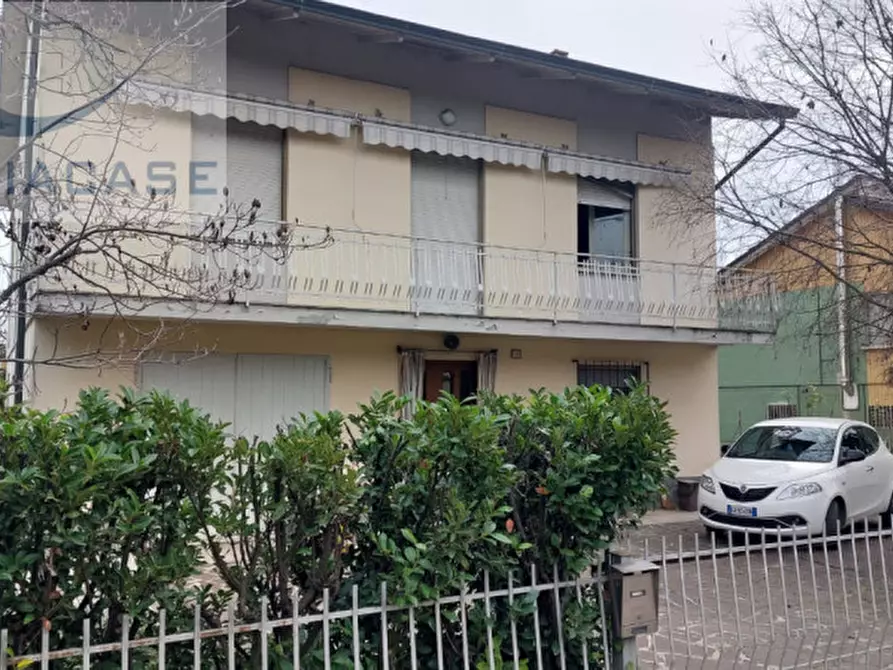 Immagine 1 di Casa bifamiliare in vendita  in Via Romana 130 a Poviglio