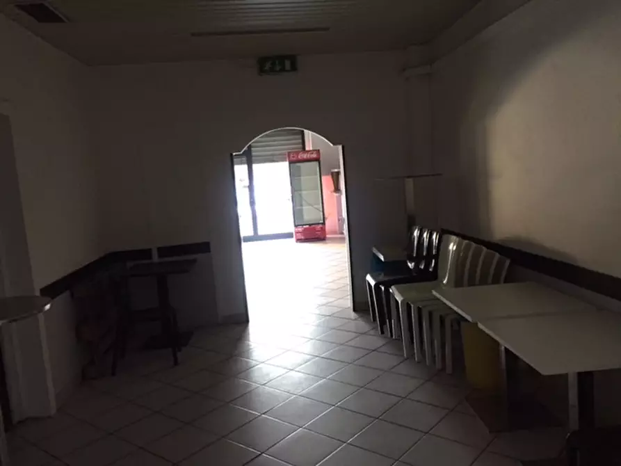 Immagine 9 di Negozio in affitto  in Via Radici a Casalgrande