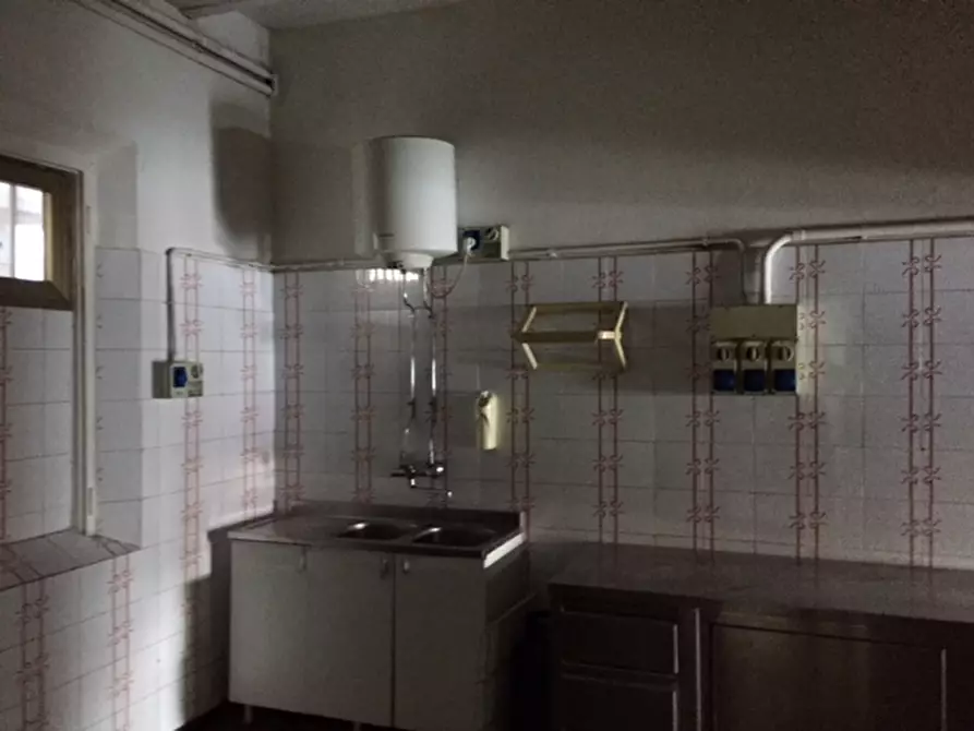 Immagine 11 di Negozio in affitto  in Via Radici a Casalgrande