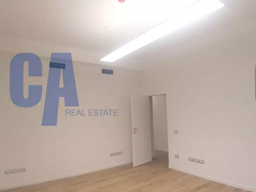 Immagine 7 di Ufficio in affitto  in VIA FREGUGLIA CARLO a Milano