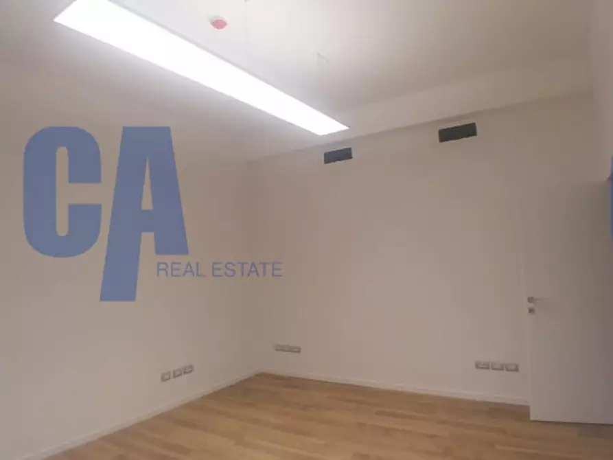 Immagine 8 di Ufficio in affitto  in VIA FREGUGLIA CARLO a Milano