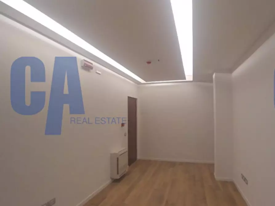 Immagine 12 di Ufficio in affitto  in VIA FREGUGLIA CARLO a Milano