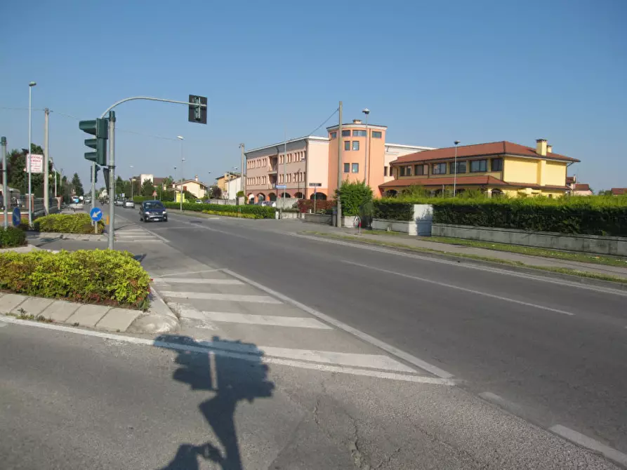 Immagine 12 di Negozio in vendita  in via Euganea n° 151/E a Selvazzano Dentro