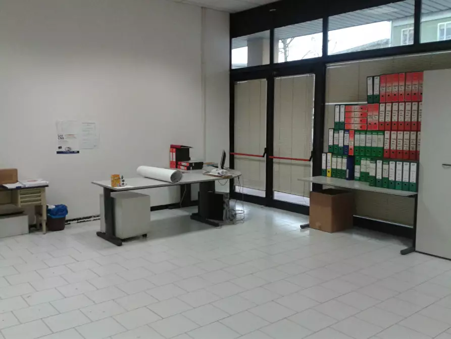 Immagine 3 di Negozio in affitto  in Via Radici a Castellarano