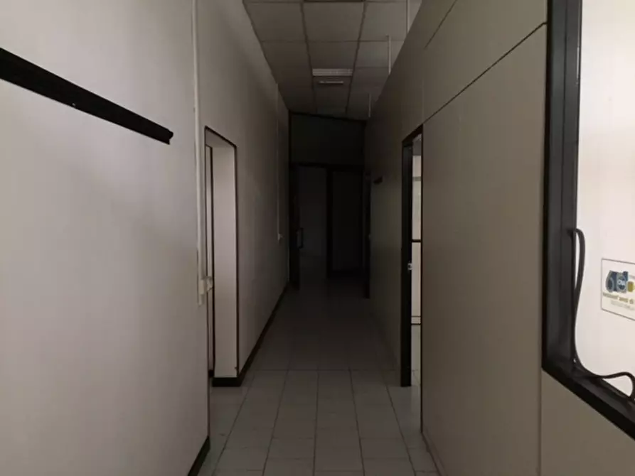 Immagine 9 di Negozio in affitto  in Via Radici a Castellarano