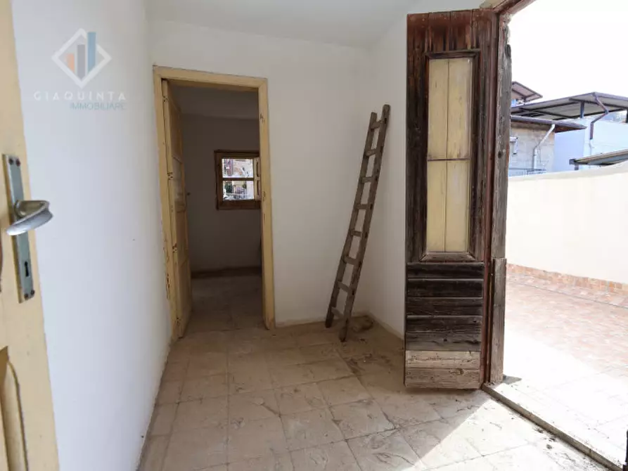 Immagine 21 di Casa indipendente in vendita  in via Vincenzo Dandolo n.06 a Palagonia