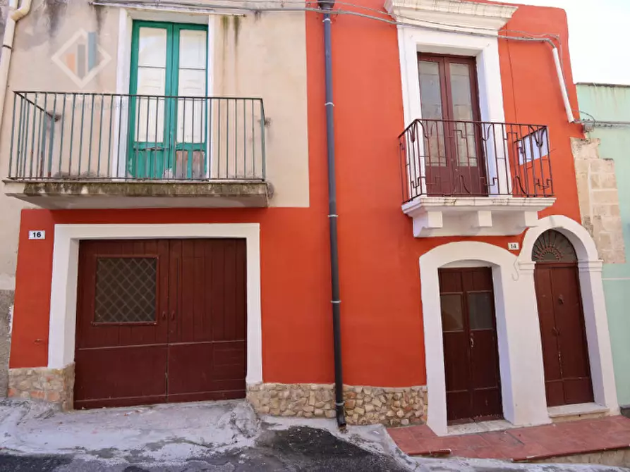 Immagine 26 di Casa indipendente in vendita  in via Vincenzo Dandolo n.06 a Palagonia