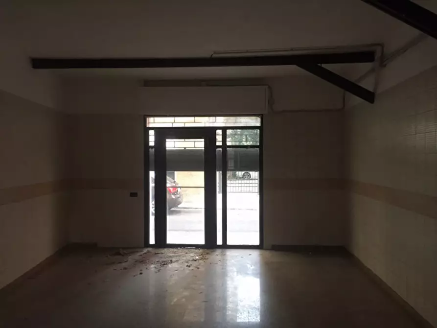 Immagine 2 di Negozio in vendita  in Via Pretorio a Sassuolo