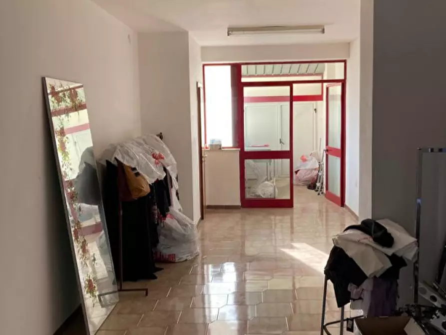 Immagine 1 di Negozio in vendita  in Via Per San Vito a Ceglie Messapico