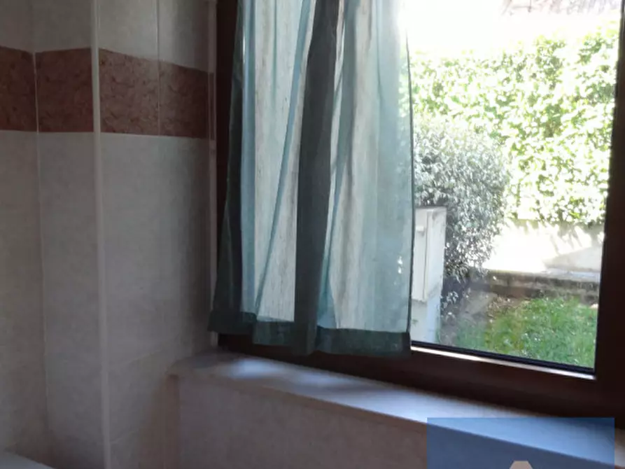 Immagine 4 di Negozio in vendita  in via Romana 27 a Mezzocorona