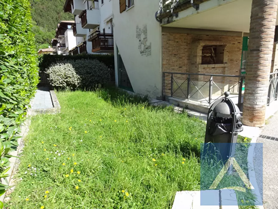 Immagine 10 di Negozio in vendita  in via Romana 27 a Mezzocorona