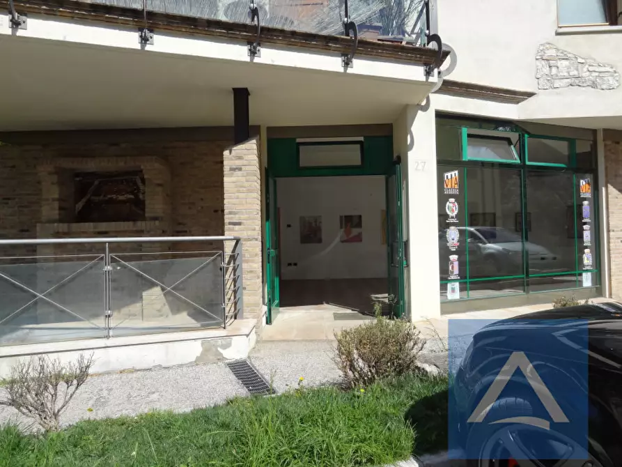 Immagine 14 di Negozio in vendita  in via Romana 27 a Mezzocorona