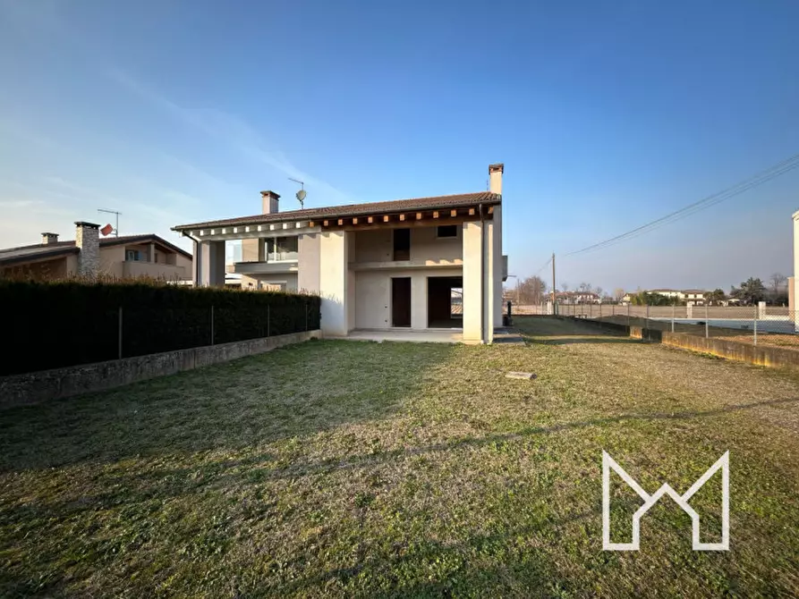 Immagine 3 di Casa bifamiliare in vendita  a Loria