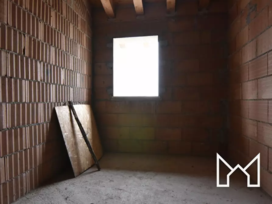 Immagine 11 di Casa bifamiliare in vendita  a Loria