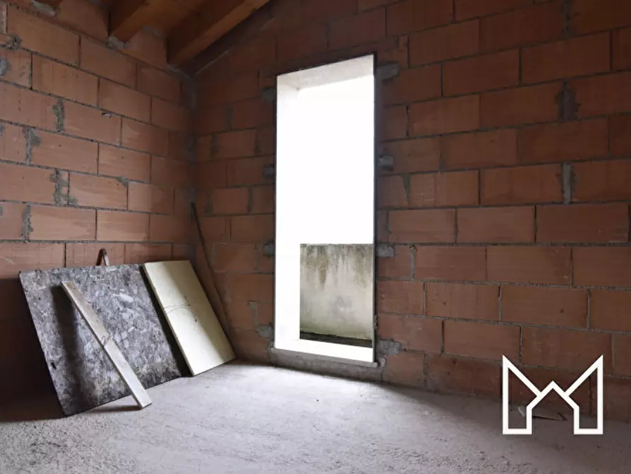 Immagine 12 di Casa bifamiliare in vendita  a Loria