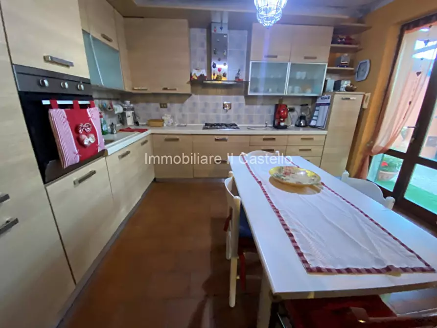 Immagine 13 di Casa indipendente in vendita  in BERTONI a Castiglione Del Lago