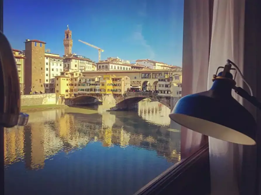 Immagine 15 di Appartamento in vendita  in PONTE VECCHIO a Firenze