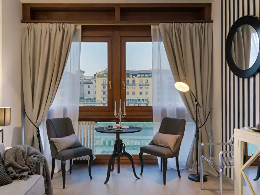 Immagine 16 di Appartamento in vendita  in PONTE VECCHIO a Firenze