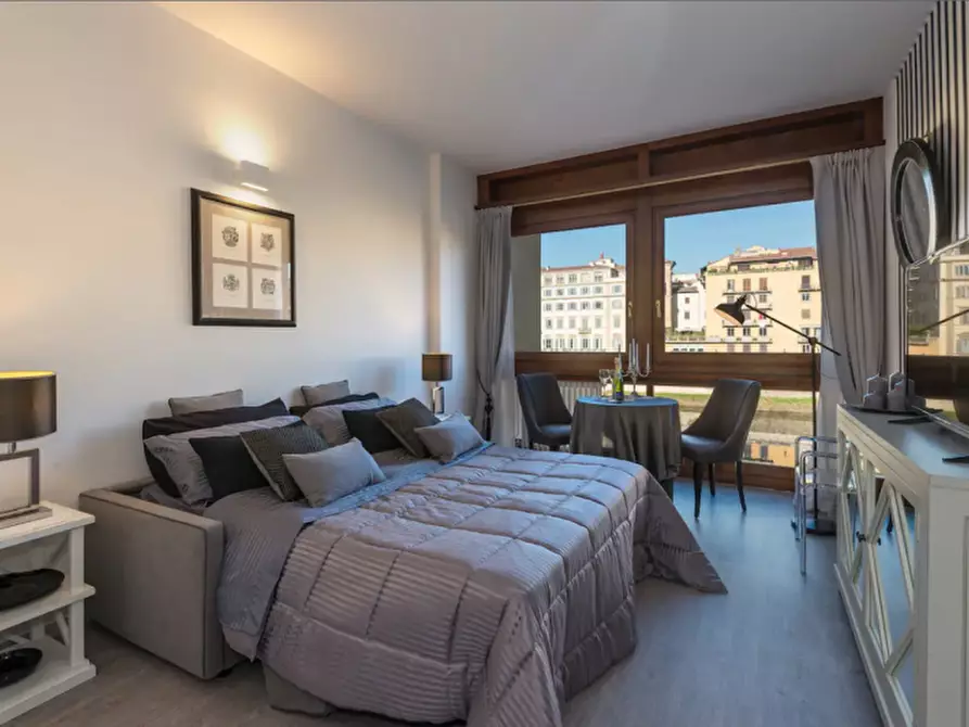 Immagine 33 di Appartamento in vendita  in PONTE VECCHIO a Firenze