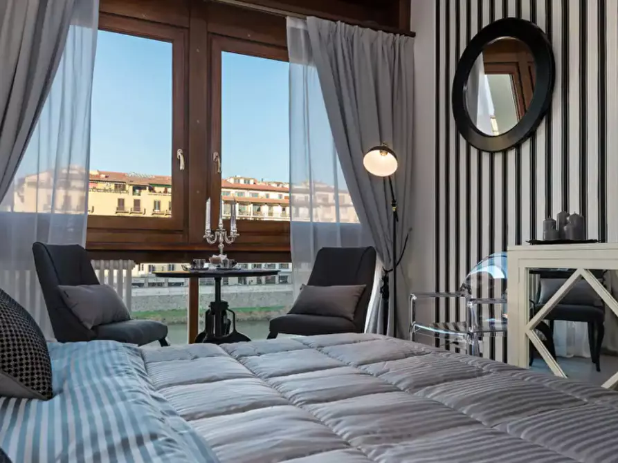 Immagine 34 di Appartamento in vendita  in PONTE VECCHIO a Firenze