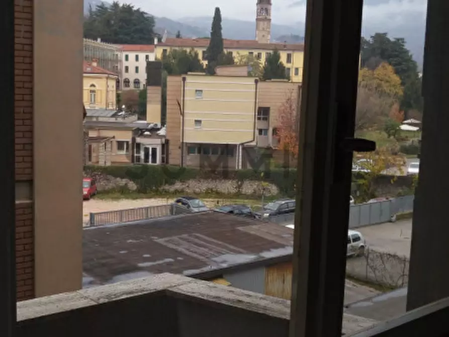 Immagine 4 di Appartamento in vendita  a Schio