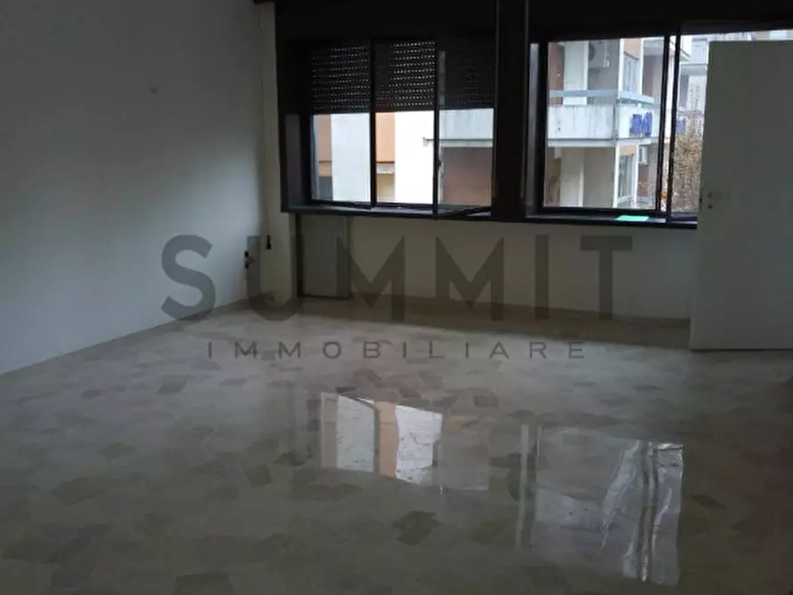 Immagine 22 di Appartamento in vendita  a Schio