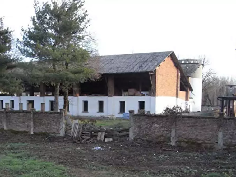 Immagine 1 di Attività commerciale in vendita  in Via Cascina Spessa snc a Cava Manara