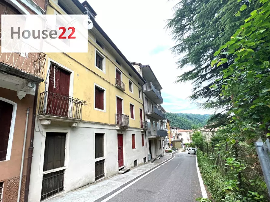 Immagine 1 di Palazzo in vendita  in Via Margherita 24 Recoaro Terme a Recoaro Terme