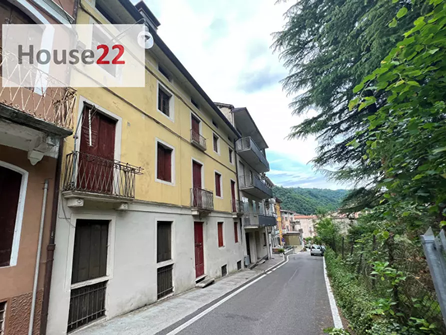 Immagine 4 di Palazzo in vendita  in Via Margherita 24 Recoaro Terme a Recoaro Terme