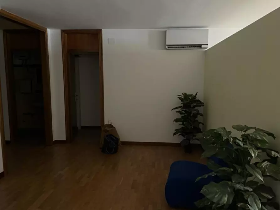 Immagine 4 di Ufficio in vendita  a Vittorio Veneto