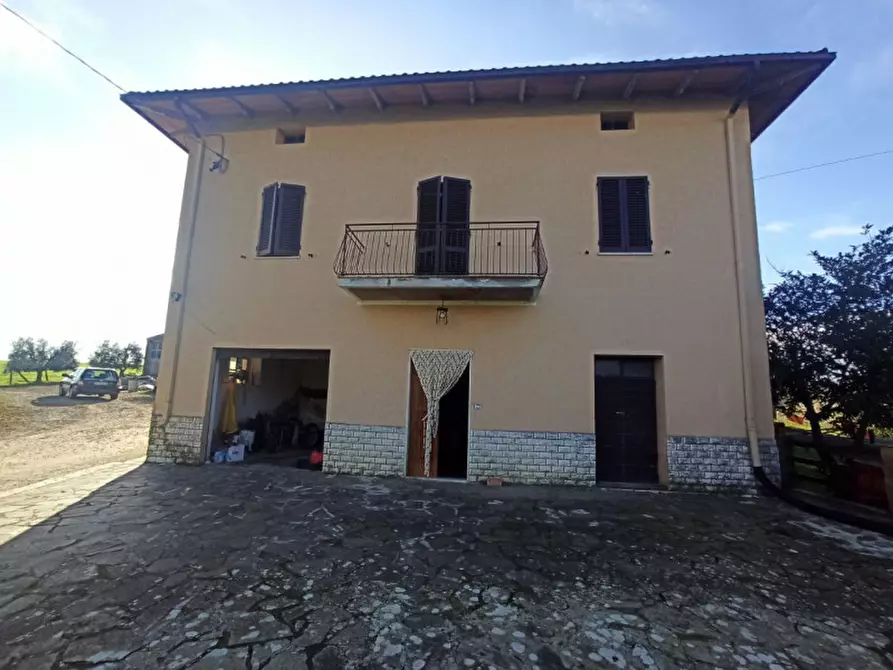 Immagine 1 di Casa indipendente in vendita  in Via Roma a Castiglione Del Lago