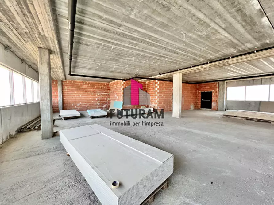 Immagine 6 di Ufficio in vendita  a Vicenza