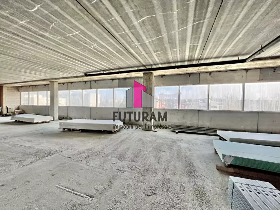 Immagine 9 di Ufficio in vendita  a Vicenza