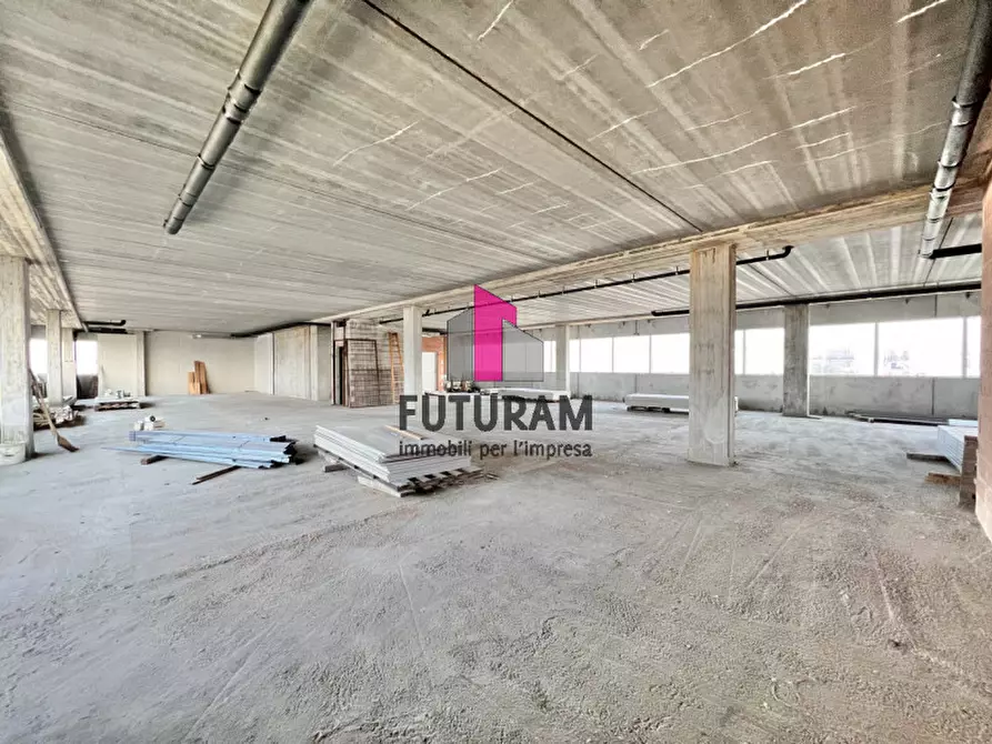 Immagine 10 di Ufficio in vendita  a Vicenza