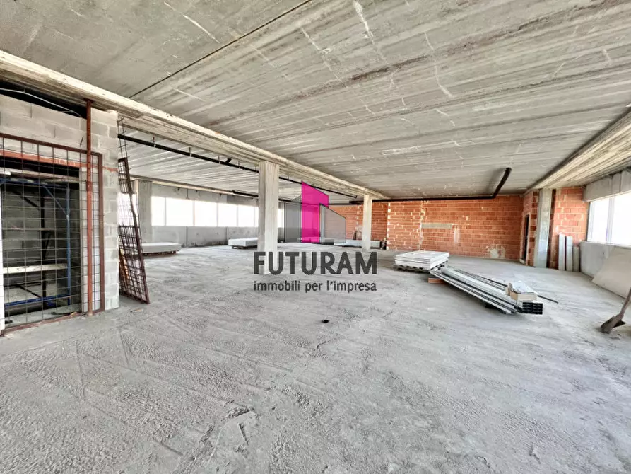 Immagine 13 di Ufficio in vendita  a Vicenza