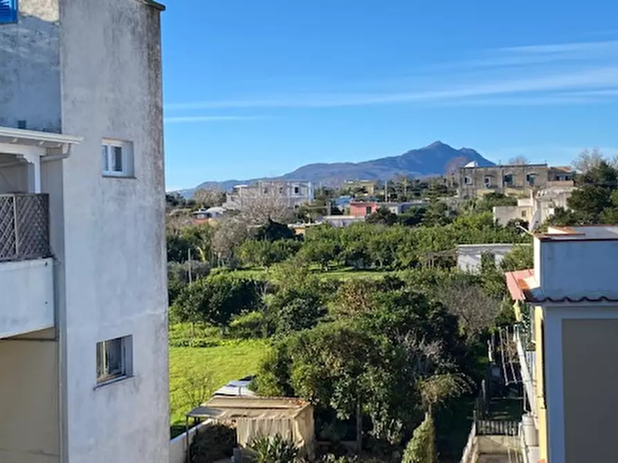 Immagine 9 di Appartamento in vendita  in via del faro a Procida