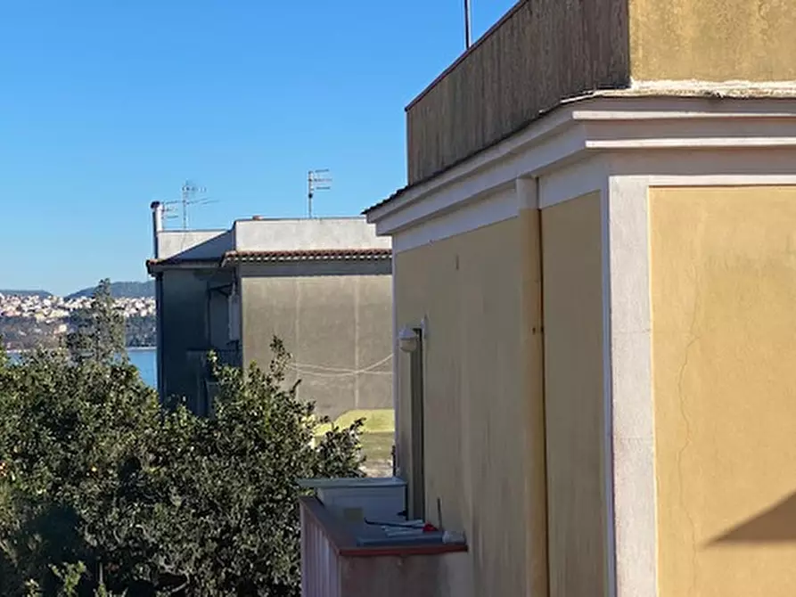 Immagine 15 di Appartamento in vendita  in via del faro a Procida